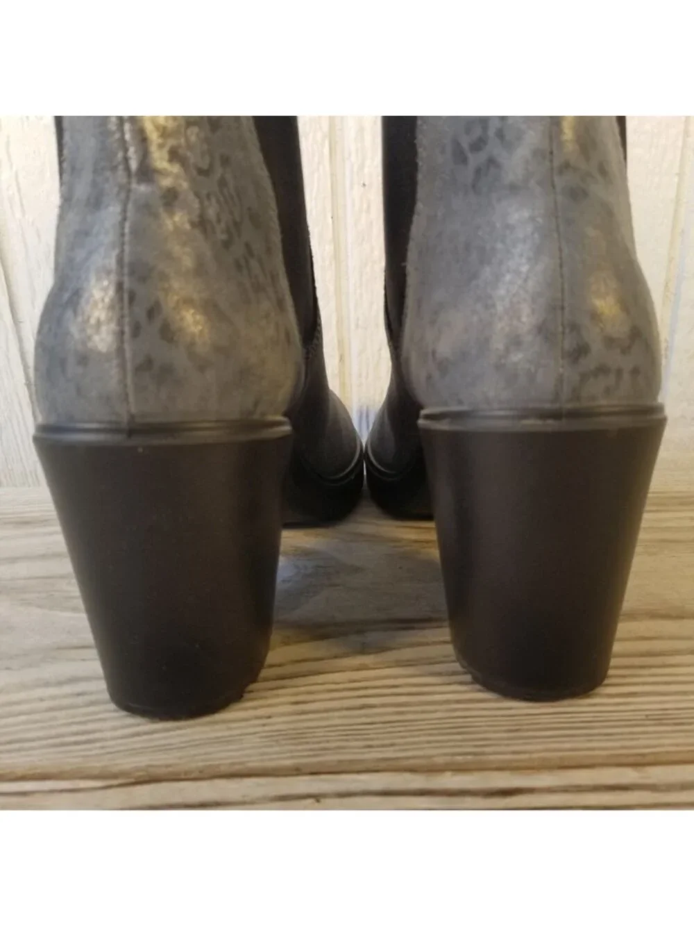 Blundstone Chelsea Womens Silver Cheetah Print High Cuban Heel Boots US 9 2365